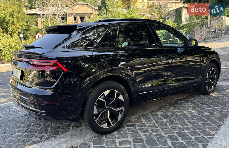 Позашляховик / Кросовер Audi Q8 2020 в Одесі