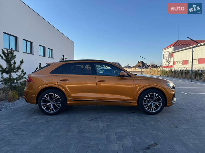 Позашляховик / Кросовер Audi Q8 2019 в Луцьку