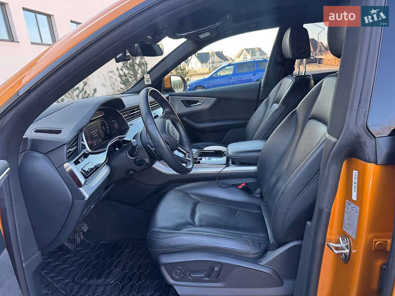 Позашляховик / Кросовер Audi Q8 2019 в Луцьку