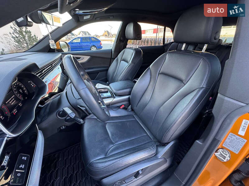 Позашляховик / Кросовер Audi Q8 2019 в Луцьку