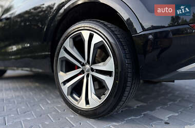 Внедорожник / Кроссовер Audi Q8 2019 в 