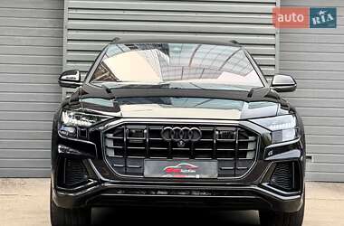 Позашляховик / Кросовер Audi Q8 2018 в 