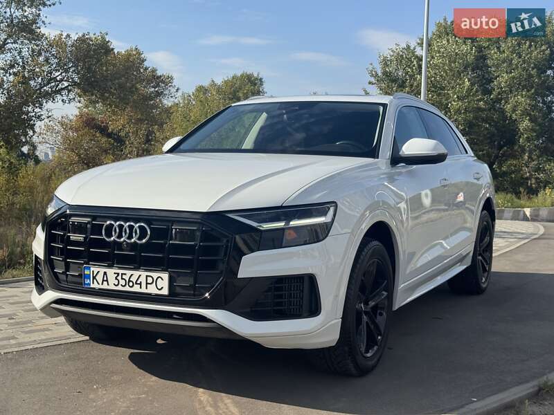 Внедорожник / Кроссовер Audi Q8 2018 в 