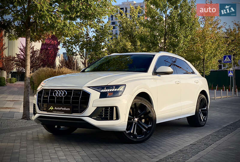 Внедорожник / Кроссовер Audi Q8 2019 в 