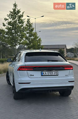 Внедорожник / Кроссовер Audi Q8 2019 в 