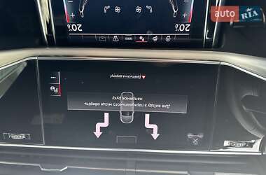 Внедорожник / Кроссовер Audi Q8 2023 в 