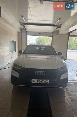 Внедорожник / Кроссовер Audi Q8 2019 в 
