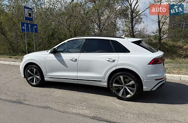 Внедорожник / Кроссовер Audi Q8 2019 в 