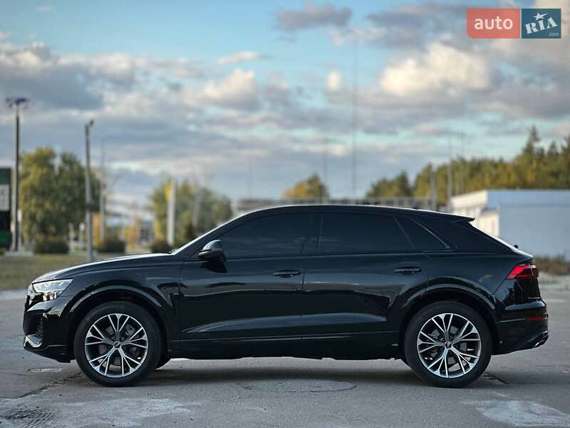 Внедорожник / Кроссовер Audi Q8 2023 в Киеве