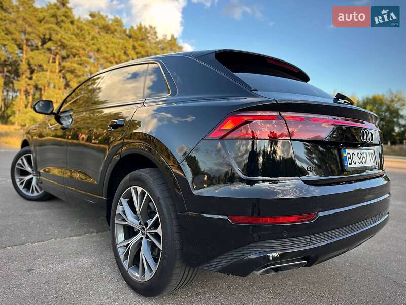 Внедорожник / Кроссовер Audi Q8 2023 в Киеве
