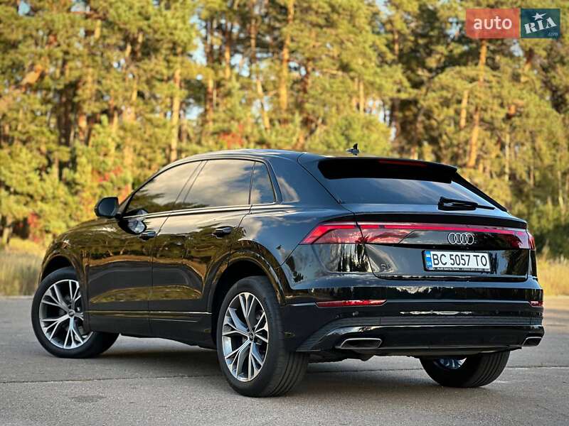 Внедорожник / Кроссовер Audi Q8 2023 в Киеве
