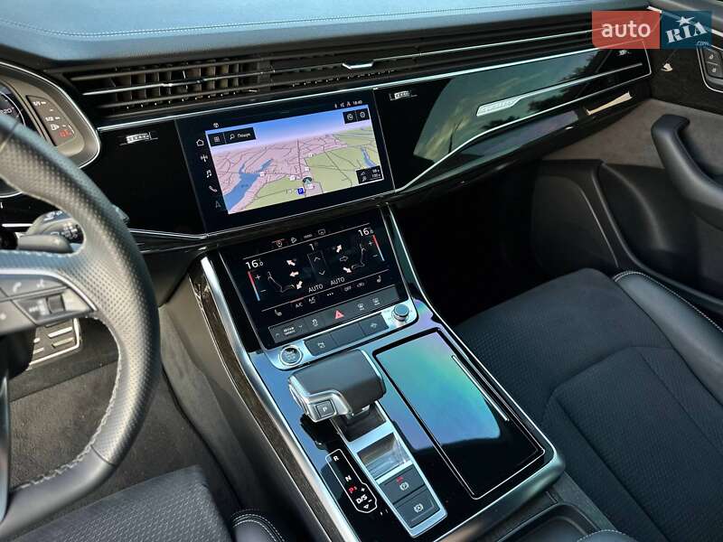 Внедорожник / Кроссовер Audi Q8 2023 в Киеве