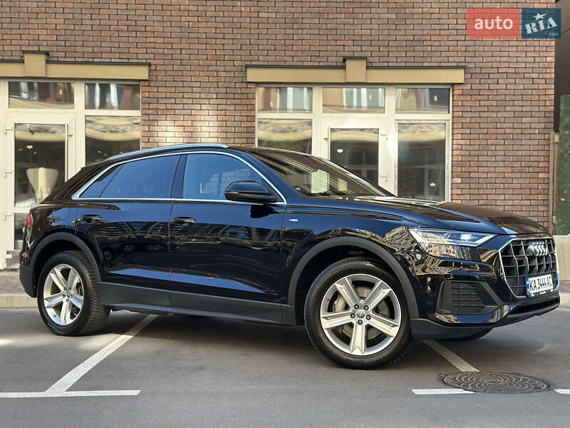 Внедорожник / Кроссовер Audi Q8 2019 в Киеве