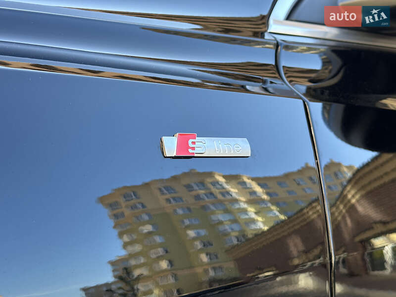 Внедорожник / Кроссовер Audi Q8 2019 в Киеве