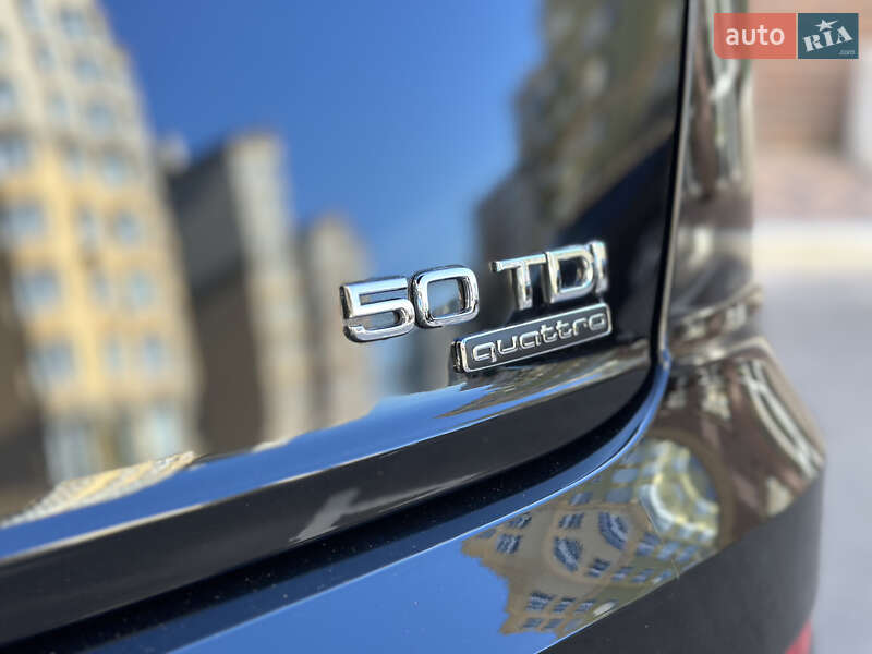 Внедорожник / Кроссовер Audi Q8 2019 в Киеве