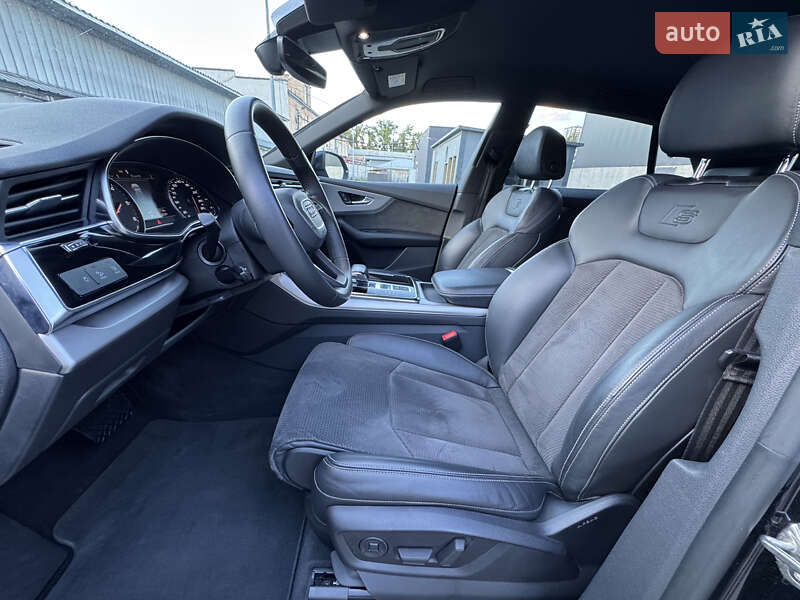Внедорожник / Кроссовер Audi Q8 2019 в Киеве