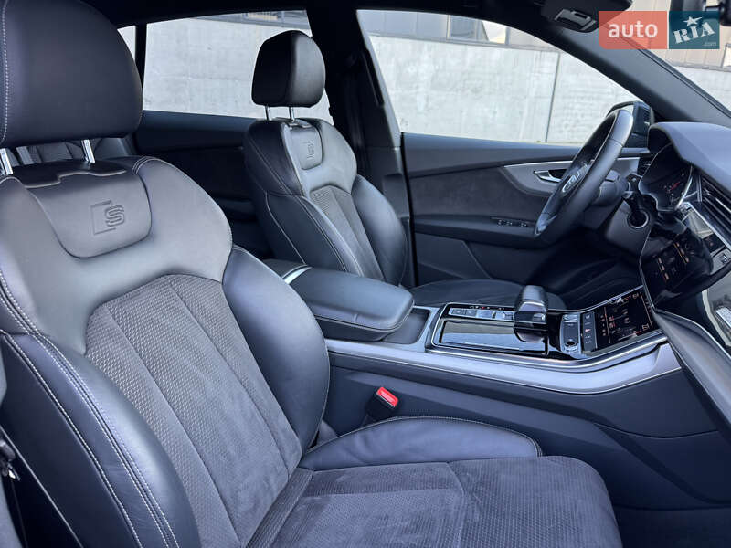 Внедорожник / Кроссовер Audi Q8 2019 в Киеве