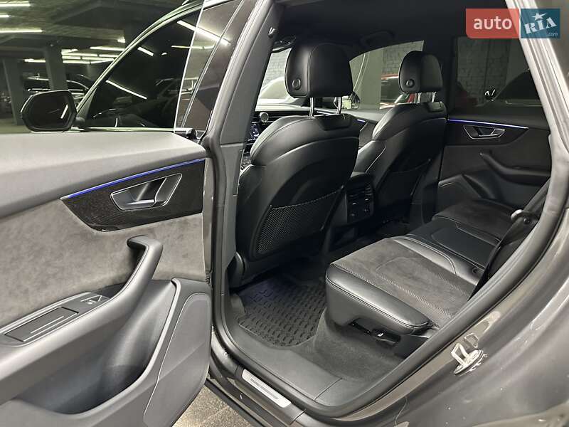 Внедорожник / Кроссовер Audi Q8 2020 в Харькове