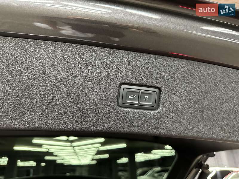 Внедорожник / Кроссовер Audi Q8 2020 в Харькове