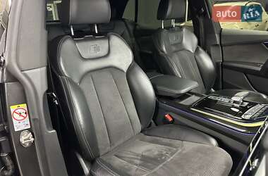 Внедорожник / Кроссовер Audi Q8 2020 в 