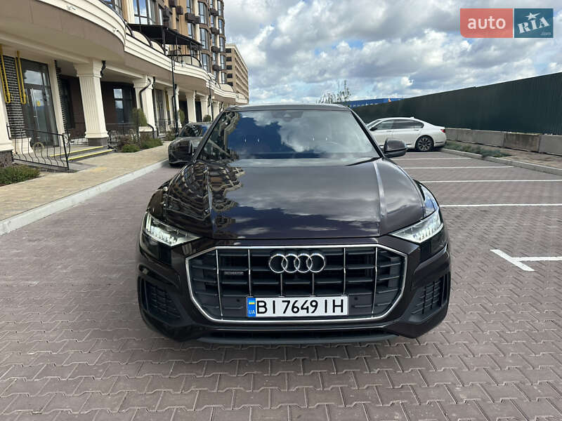 Внедорожник / Кроссовер Audi Q8 2021 в Киеве