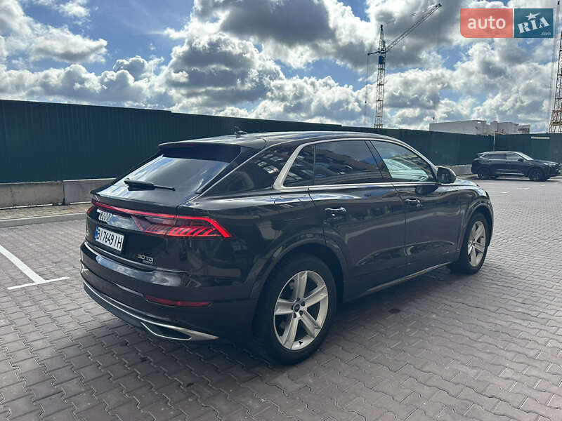 Внедорожник / Кроссовер Audi Q8 2021 в Киеве