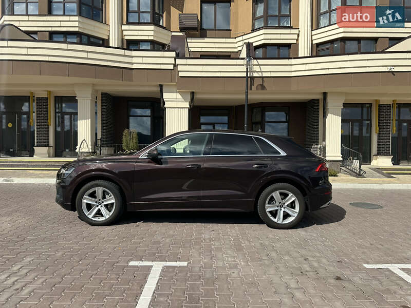 Внедорожник / Кроссовер Audi Q8 2021 в Киеве