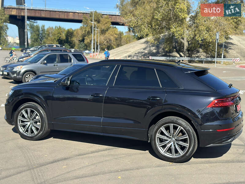 Внедорожник / Кроссовер Audi Q8 2018 в Киеве