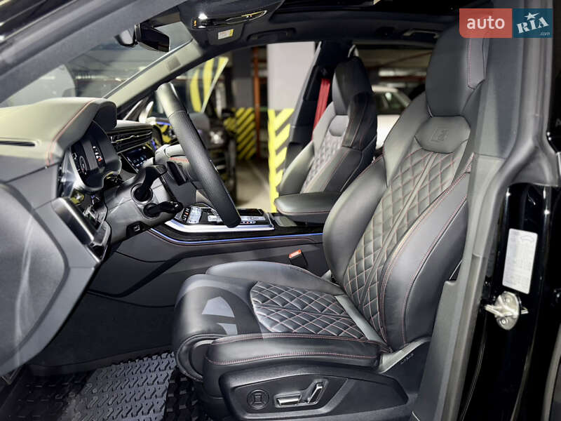 Внедорожник / Кроссовер Audi Q8 2024 в Киеве