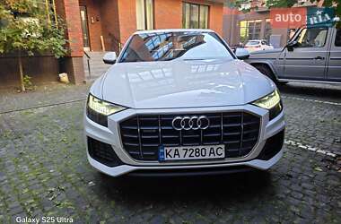 Внедорожник / Кроссовер Audi Q8 2020 в 
