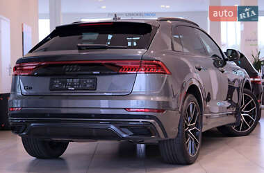 Внедорожник / Кроссовер Audi Q8 2020 в 