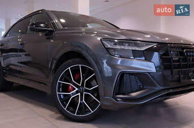 Внедорожник / Кроссовер Audi Q8 2020 в 