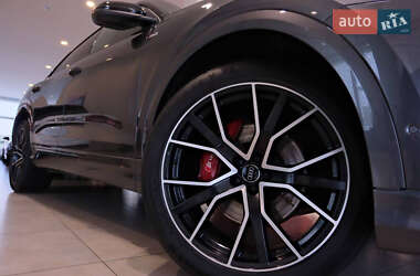 Внедорожник / Кроссовер Audi Q8 2020 в 