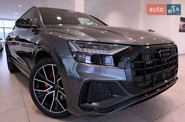 Внедорожник / Кроссовер Audi Q8 2020 в 