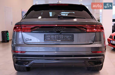 Внедорожник / Кроссовер Audi Q8 2020 в 