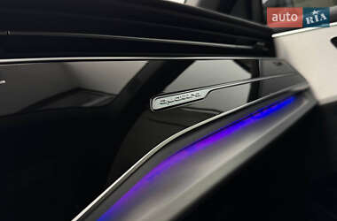 Внедорожник / Кроссовер Audi Q8 2020 в 