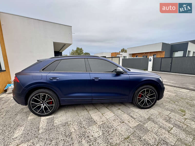 Внедорожник / Кроссовер Audi Q8 2019 в Киеве