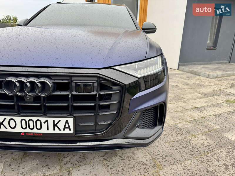 Внедорожник / Кроссовер Audi Q8 2019 в Киеве