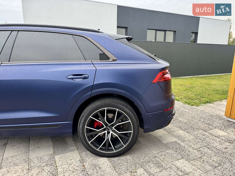 Внедорожник / Кроссовер Audi Q8 2019 в Киеве