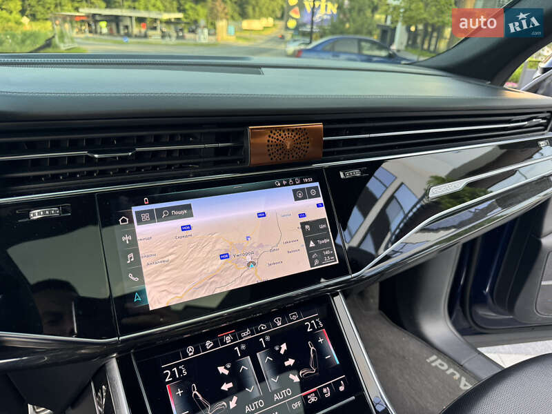 Внедорожник / Кроссовер Audi Q8 2019 в Киеве