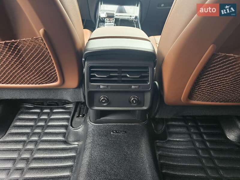 Внедорожник / Кроссовер Audi Q8 2021 в Киеве