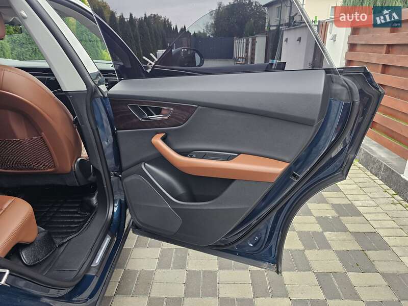 Внедорожник / Кроссовер Audi Q8 2021 в Киеве