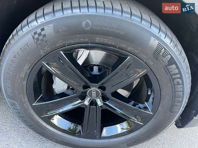 Внедорожник / Кроссовер Audi Q8 2023 в Одессе