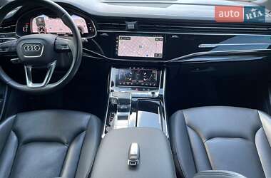 Внедорожник / Кроссовер Audi Q8 2023 в 