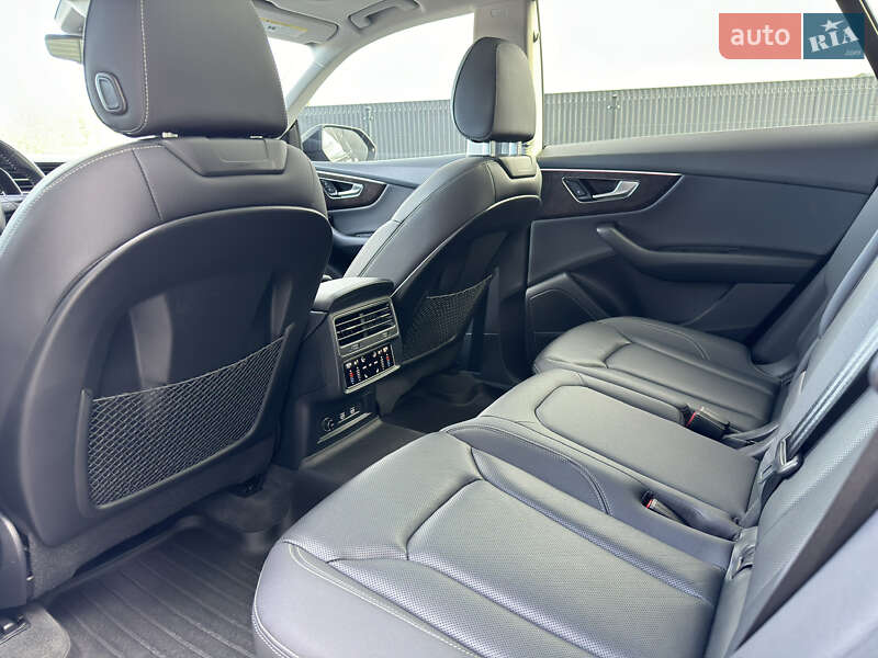 Внедорожник / Кроссовер Audi Q8 2019 в Ивано-Франковске