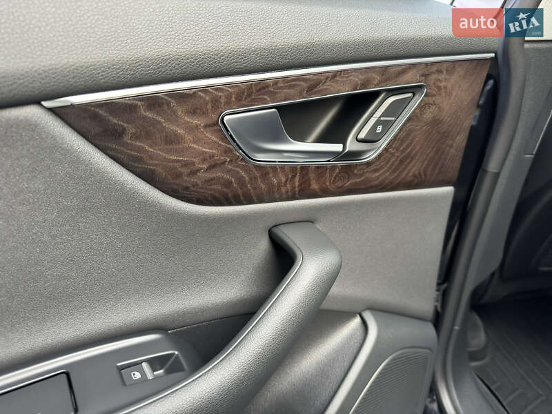 Внедорожник / Кроссовер Audi Q8 2019 в Ивано-Франковске