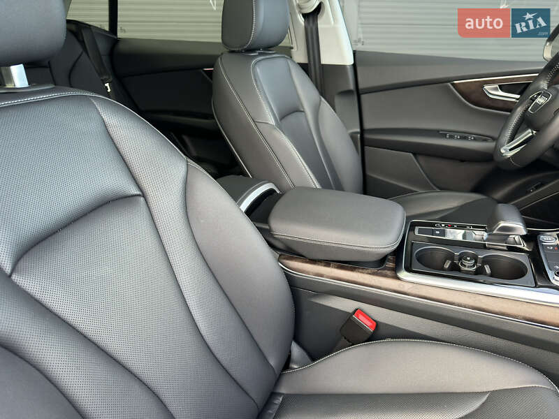 Внедорожник / Кроссовер Audi Q8 2019 в Ивано-Франковске