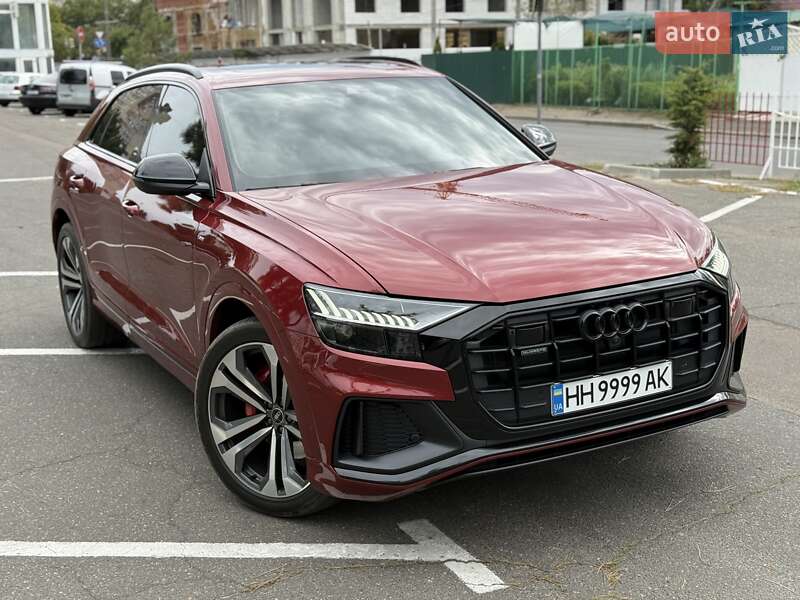 Внедорожник / Кроссовер Audi Q8 2021 в Одессе