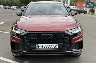 Внедорожник / Кроссовер Audi Q8 2021 в 