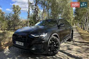 Внедорожник / Кроссовер Audi Q8 2022 в 